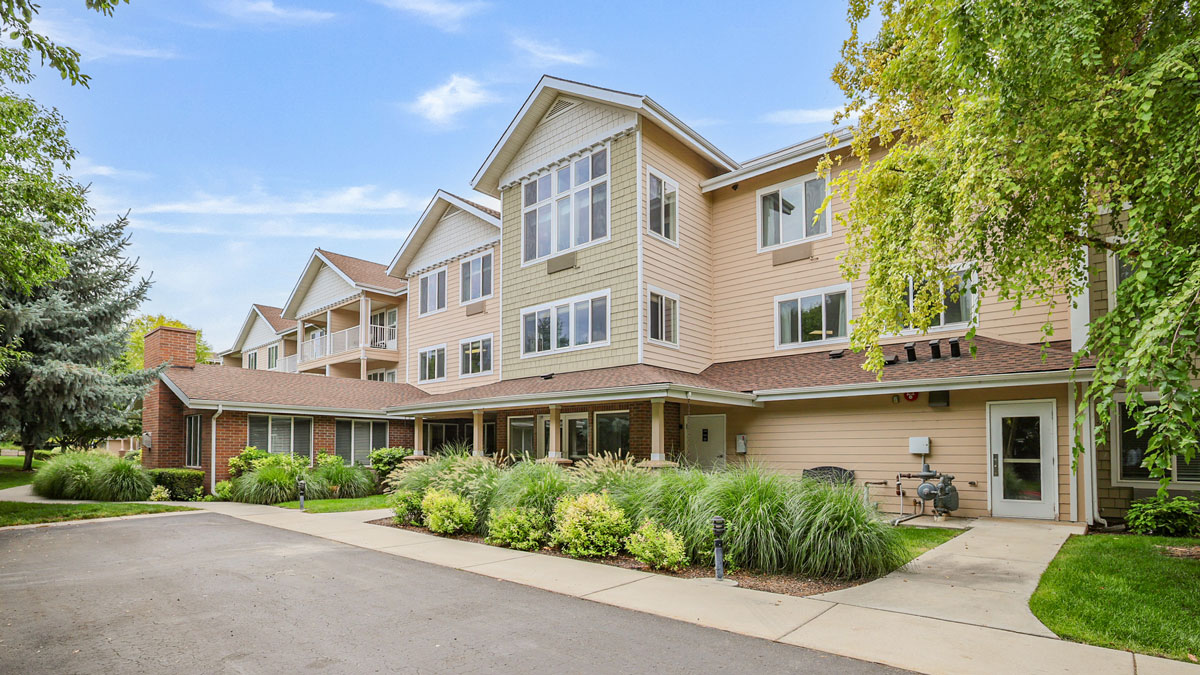 Exterior view of Salmon Creek Gracious Retirement Living