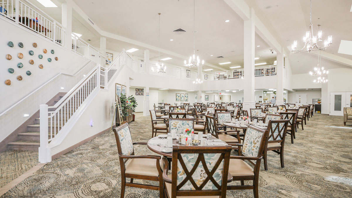 The dining room at Salmon Creek set for mealtime